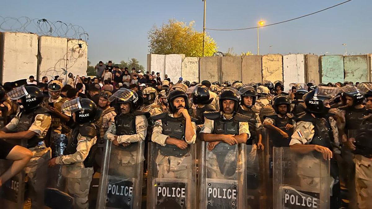 Irak’ta Meclis baskını: 4 yaralı