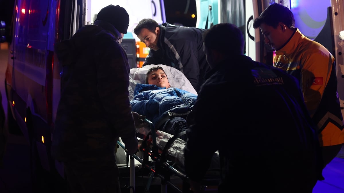 47 yaralı askeri kargo uçağıyla Adana’dan İstanbul’a getirildi