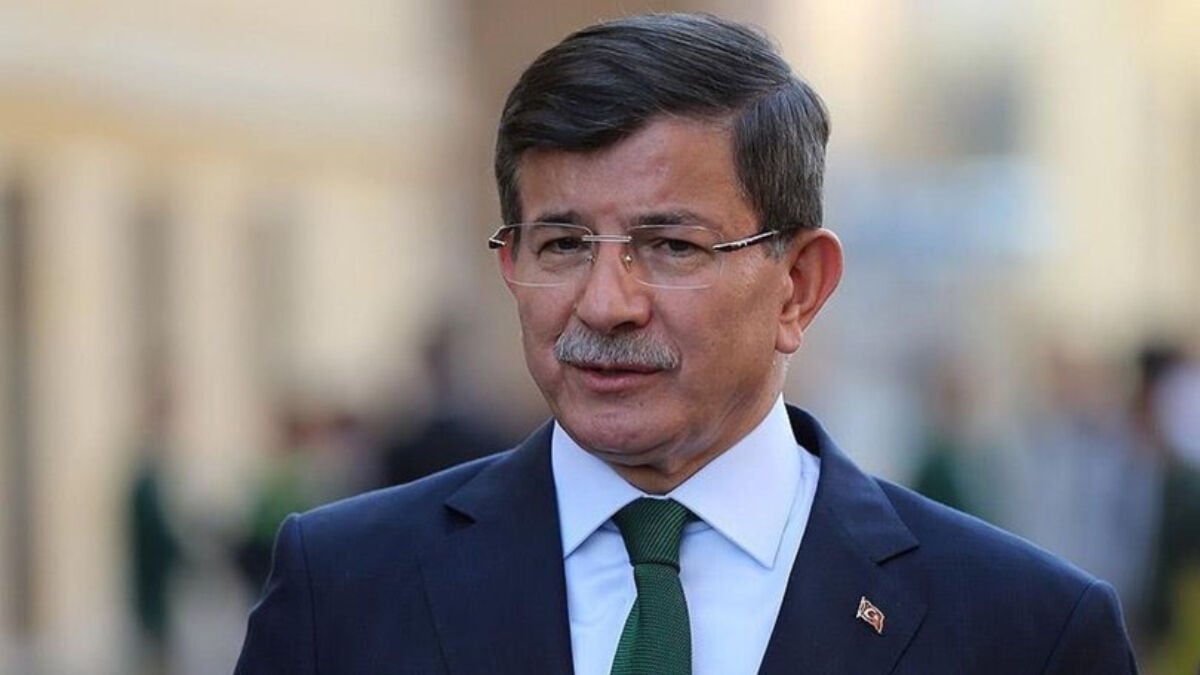Ahmet Davutoğlu: Seçimi ertelemek sivil darbedir