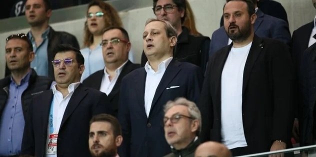 Eski Galatasaray lideri Burak Elmas, yıldız futbolcular Mertens ve Mauro Icardi’nin eşi Wanda Nara da statta