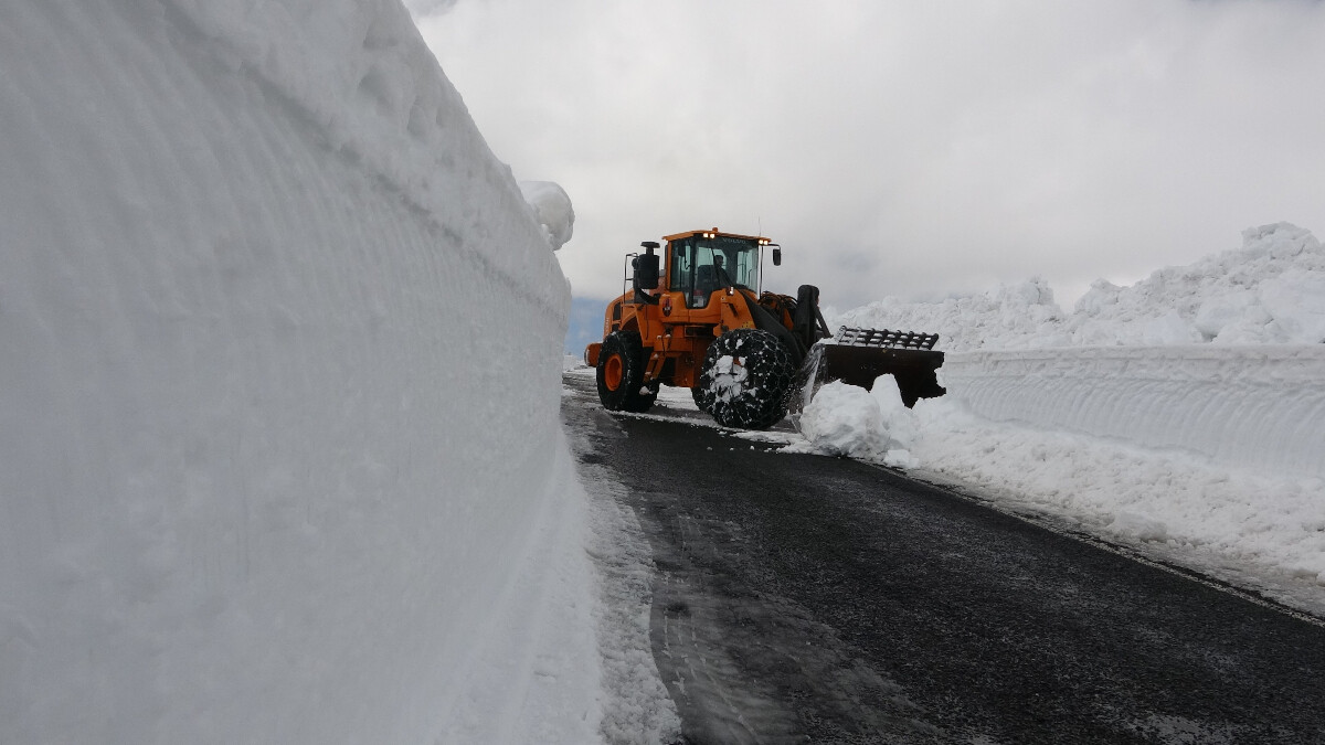 Kar nedeniyle kapalı olan Ardahan-Ardanuç yolu 5 ay ardından açılıyor