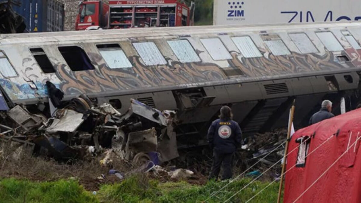 Yunanistan’da yaşanılan tren kazasında bilanço ağırlaşıyor