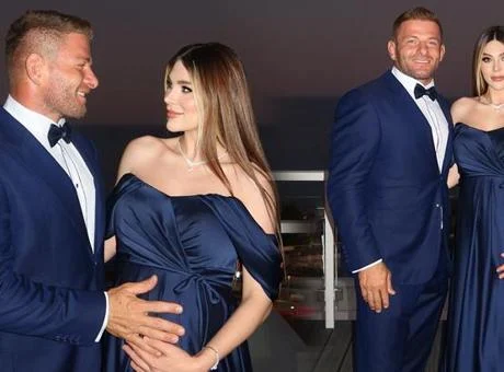 Survivor İsmail Balaban ve eşi İlis bebekle mutlu aile pozu